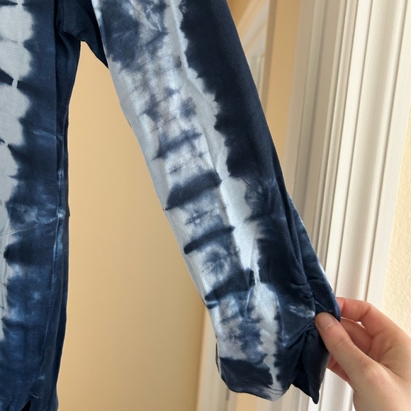 Chico's Tie-Dye Front Tie Navy Blue Size Small Short Sleeve Top - Picture 3 of 5